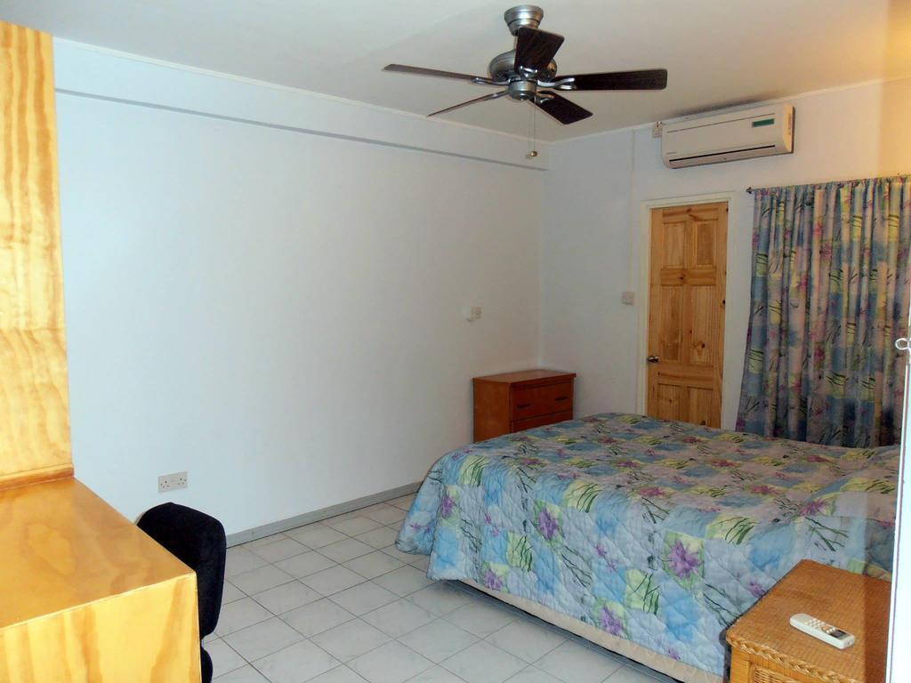 Bougainvillea Apartments St. George's Chambre photo