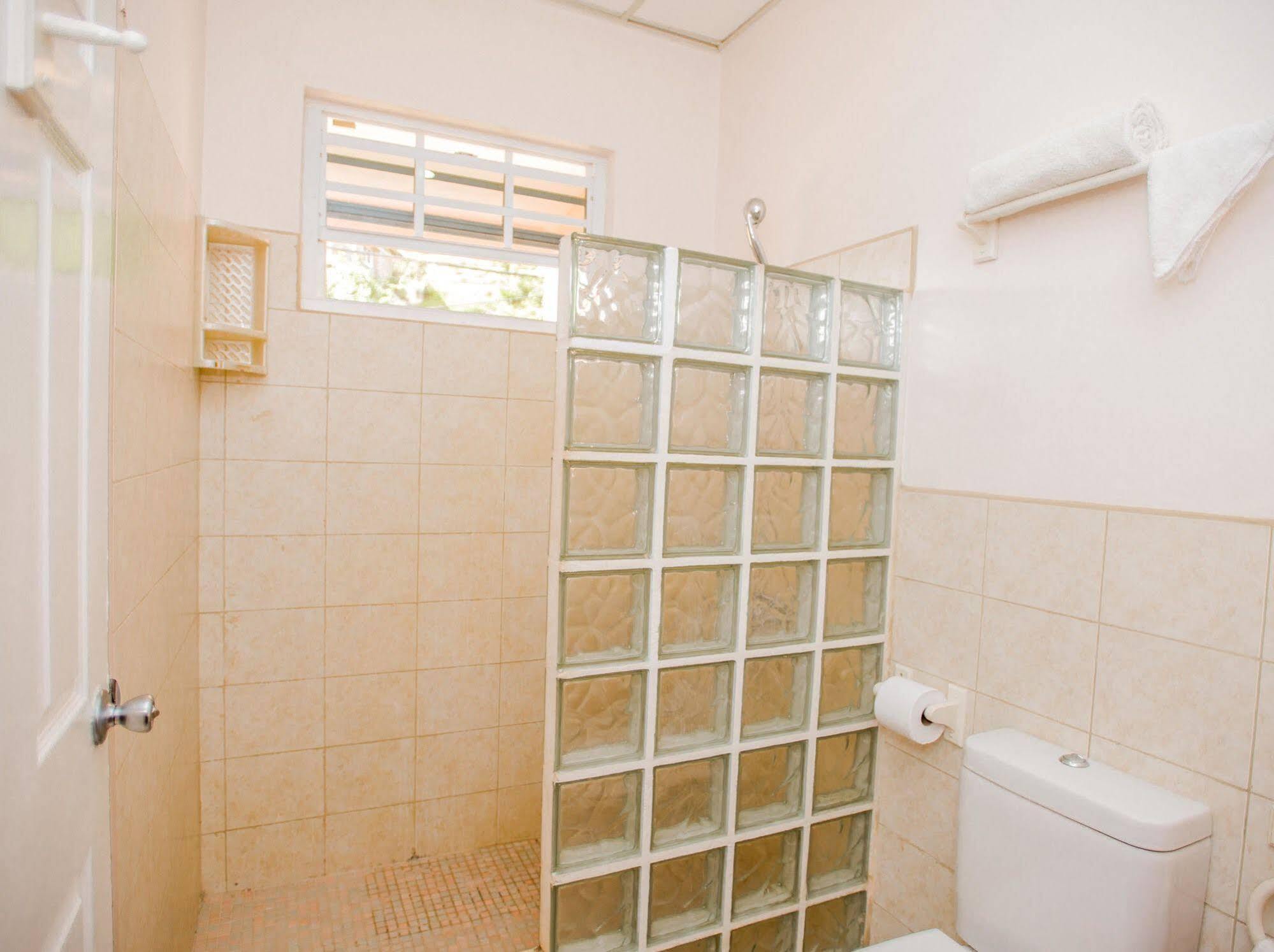 Bougainvillea Apartments St. George's Extérieur photo