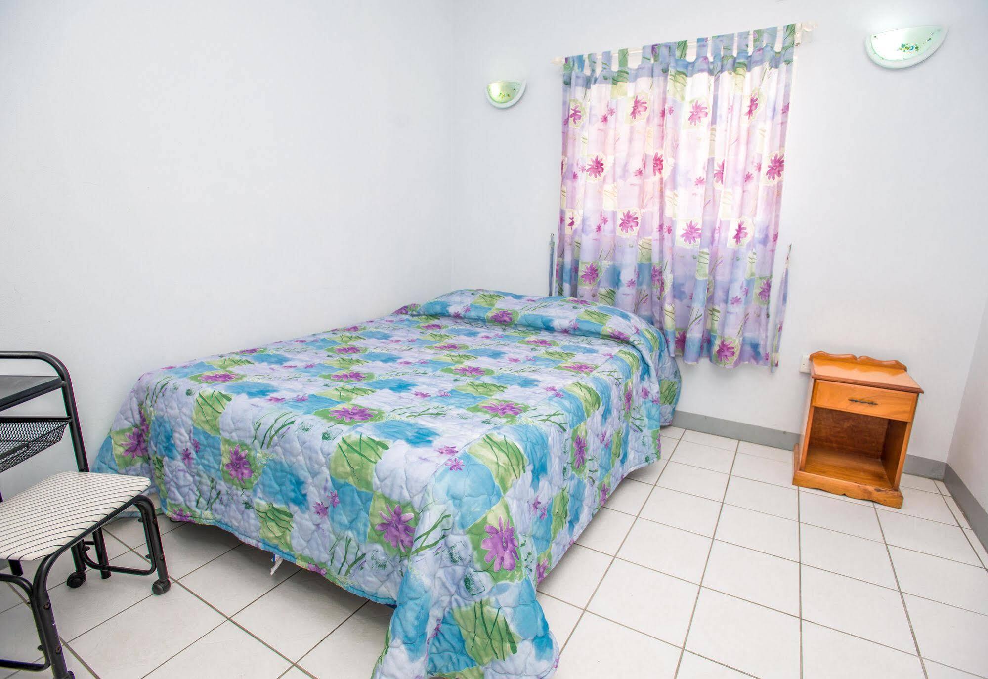 Bougainvillea Apartments St. George's Extérieur photo